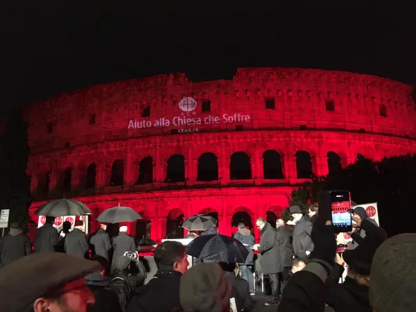 Il momento della accensione delle luci rosse sul Colosseo  |  | Daniel Ibanez/ Aci Group