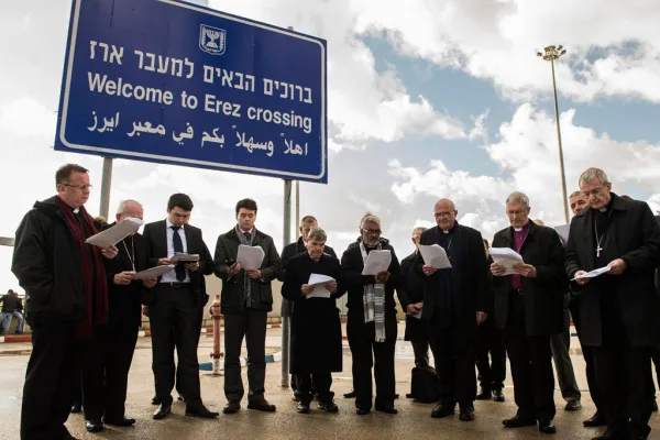 Vescovi dell'Holy Land Coordination in preghiera in uno dei viaggi degli anni passati / The Catholic Church For England and Wales