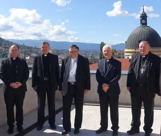 Conferenza Episcopale Bosnia Erzegovina | I vescovi della Conferenza Episcopale della Bosnia Erzegovina. Al centro, il Cardinale Vinko Puljic, arcivescovo di Sarajevo | Conferenza Episcopale di Bosnia Erzegovina