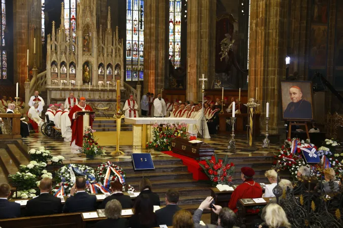 Messa per il Cardinale Joseph Beran | La Messa che ha celebrato il ritorno delle spoglie del Cardinale Joseph Beran a Praga, Cattedrale San Vito, Venceslao ed Adalberto, 21 aprile 2018 | PD