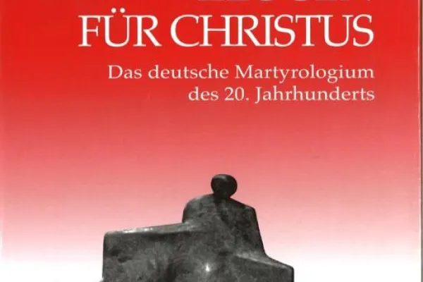 La copertina del martirologio che sarà consegnato a Papa Francesco al termine dell'udienza del 20 settembre 2023 / https://www.deutsches-martyrologium.de/martyrer/