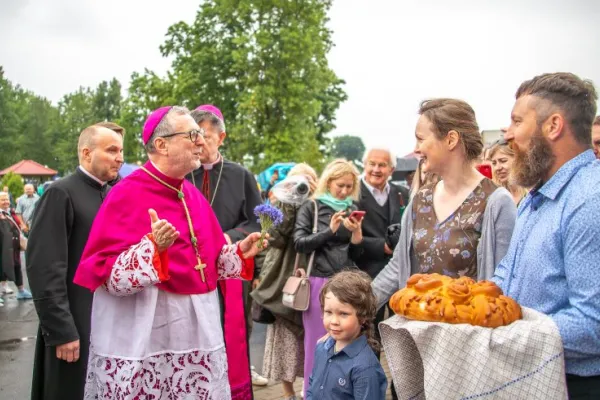 L'arrivo dell'arcivescovo Gugerotti a Budslau, in Bielorussia / AgenSIR