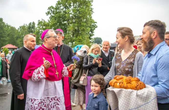 Gugerotti a Budslau | L'arrivo dell'arcivescovo Gugerotti a Budslau, in Bielorussia | AgenSIR