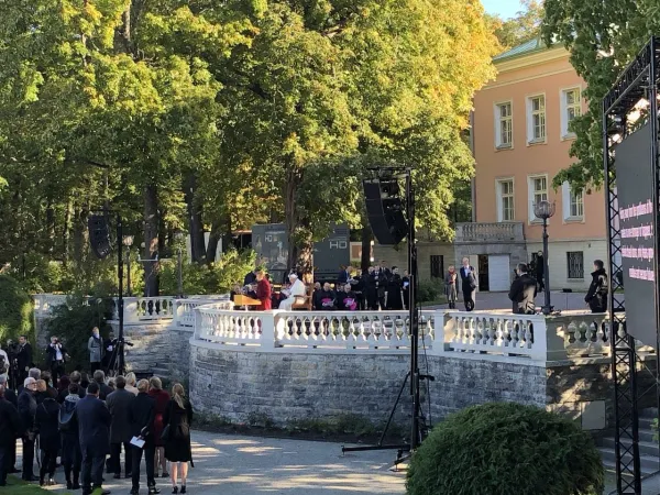 Papa Francesco all'esterno del palazzo presidenziale di Tallinn |  | VAMP Pool