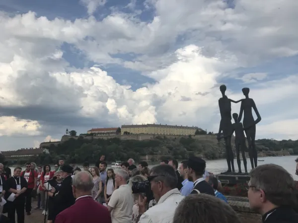 CEC a Novi Sad | Un momento di preghiera dei membri dell'assemblea CEC, sul in processione sul Danubio durante l'Assemblea Generale di Novi Sad, 31 maggio - 6 giugno 2018 | CEC