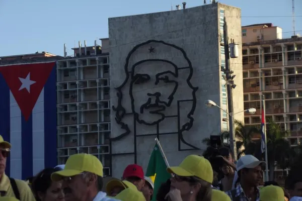 28 marzo 2012, Plaza de la Revolucion in attesa dell'arrivo di Papa Benedetto XVI / Michelle Bauman / Catholic News Agency