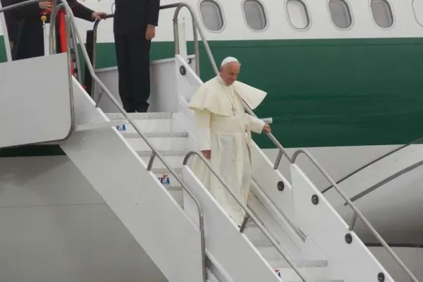 Papa Francesco durante un viaggio / Walter Sanchez Silva / ACI Group