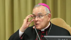 L'arcivescovo Charles J. Chaput di Philadelphia durante una conferenza in Vaticano / Bohumil Petrik / CNA