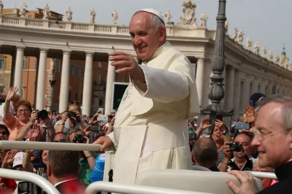 Papa Francesco, udienza generale, maggio 2015 / Daniel Ibañez / ACI Group