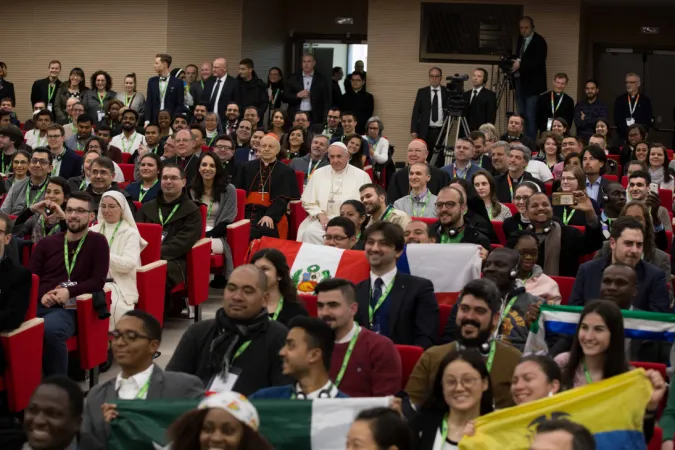 Papa Francesco al pre-sinodo | Papa Francesco all'incontro pre-sinodale dei giovani, Pontificio Collegio Internazionale Maria Mater Ecclesiae, 19 marzo 2018 | Daniel Ibanez / ACI Group 