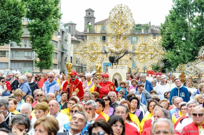 Sindone Confraternite | Il pellegrinaggio delle Confraternite alal Sindone | sindone.org