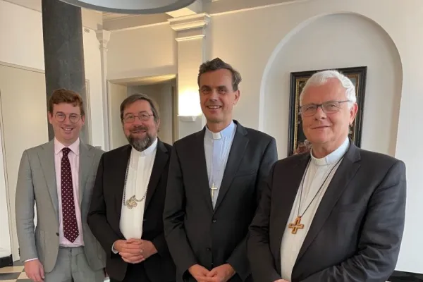 La nuova presidenza della Conferenza Episcopale Belga. Da sinistra a destra: Spriet, segretario generale; il vescovo Delville, vicepresidente; l'arcivescovo Terlinden, presidente; il vescovo Hasselt, vicepresidente / Cathobel