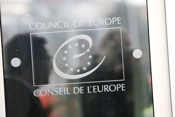 Consiglio d'Europa | Targa all'ingresso del Consiglio d'Europa, Strasburgo | Alan Holdren / CNA