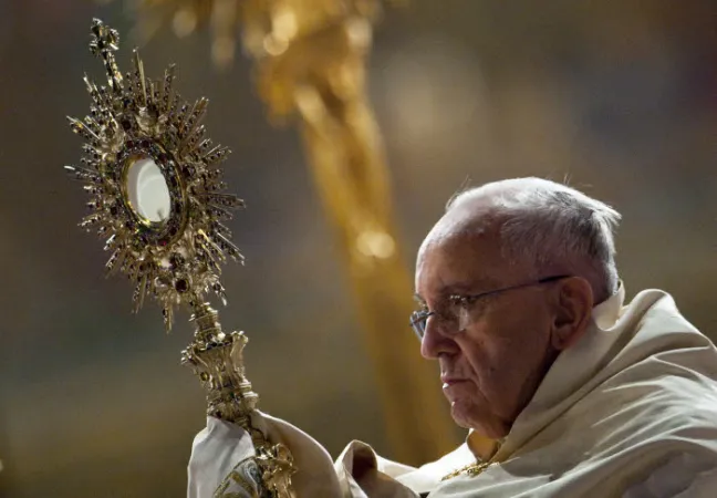 Il Papa benedice al termine della processione del Corpus Domini  | Il Papa benedice al termine della processione del Corpus Domini  | Alessia Giuliani /CPP