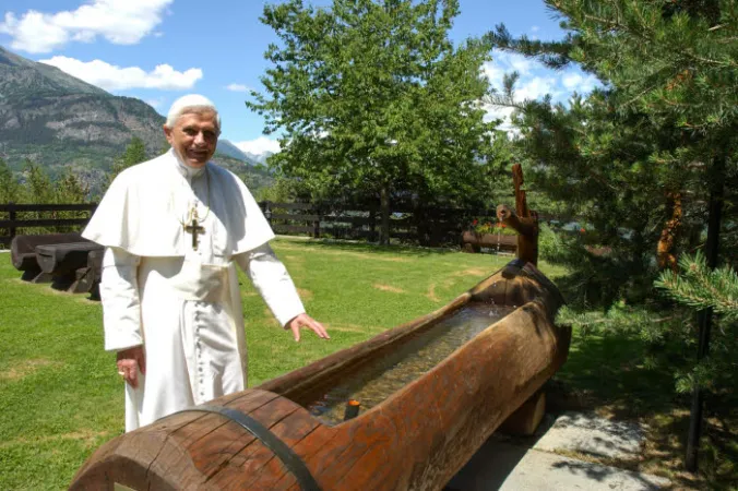 Benedetto XVI a Les Combes |  | ©ServizioFotograficoOR/CPP