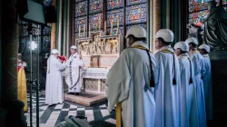 L'arcivescovo Michel Aupetit celebra la prima Messa a Notre Dame dopo l'incendio dello scorso 15 aprile, Notre Dame, 15 giugno 2019 / ©Guillaume POLI / CIRIC/CPP