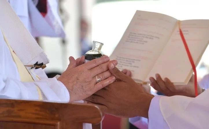 Il Papa ordina i sacerdoti in Bangladesh |  | Osservatore Romano 