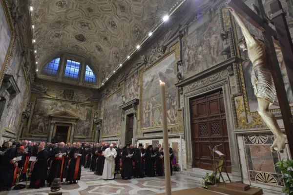 Papa Francesco e i vescovi presidenti di conferenza episcopale partecipanti all'incontro "La protezione dei minori nella Chiesa" durante la liturgia penitenziale in Sala Regia, Palazzo Apostolico Vaticano, 23 febbraio 2019 / Vatican Media