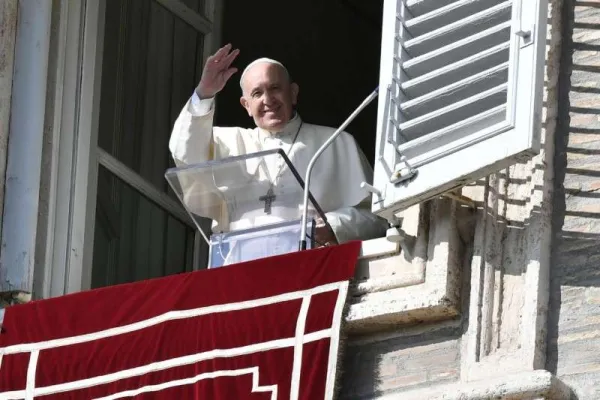 Papa Francesco durante un Angelus / Vatican Media / ACI Group