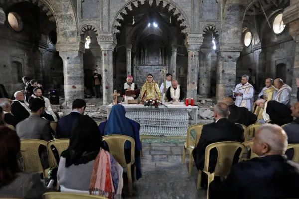 La chiesa di San Tommaso a Mosul durante la Messa per la pace dello scorso anno / Vatican News