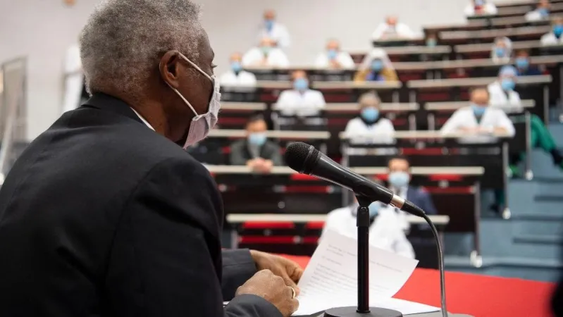 Il cardinale Turkson al Gemelli  |  | Vatican Media