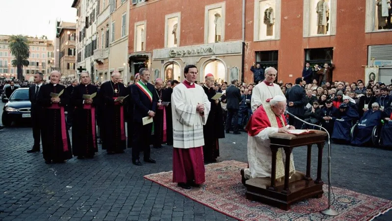 Giovanni Paolo II a Piazza di Spagna nel 2001 |  | Vatican Media