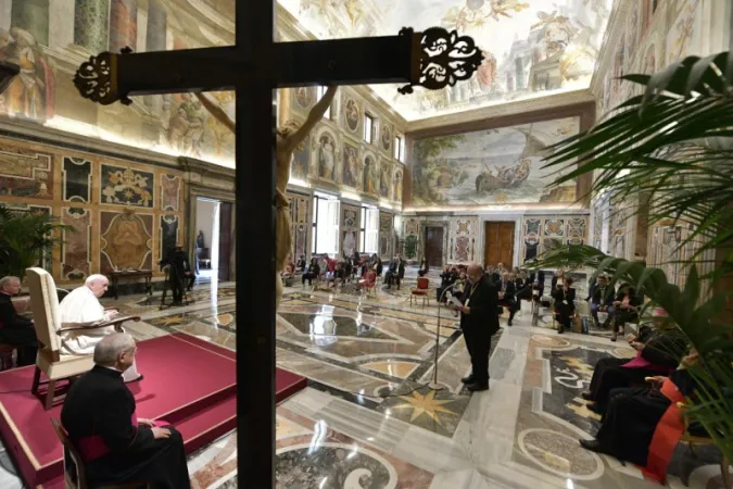 L'udienza di Papa Francesco alla Associazione Meter  |  | Vatican Media 