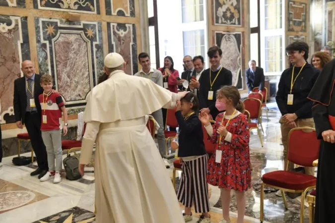 L'udienza di Papa Francesco alla Associazione Meter  |  | Vatican Media 