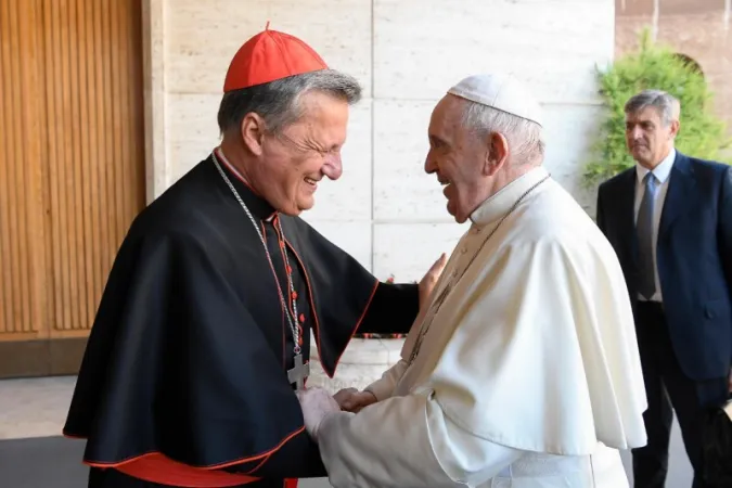 Il Cardinale Grech accoglie Papa Francesco per l'apertura del cammino sinodale |  | Vatican Media 