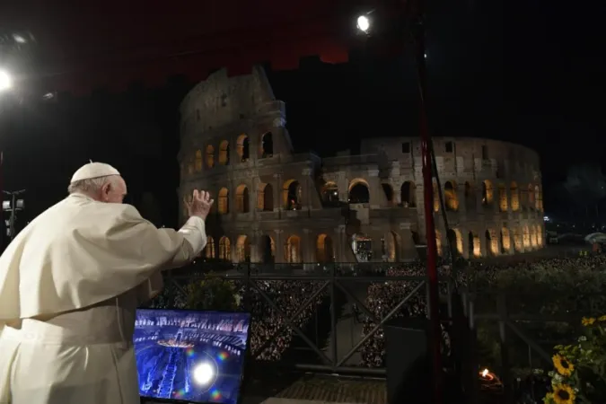 Papa Francesco al Colosseo |  | Vatican Media / ACI Group