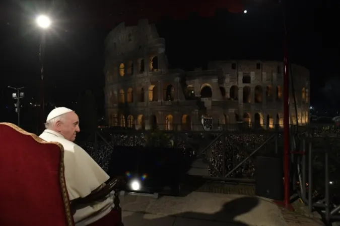 Papa Francesco al Colosseo |  | Vatican Media / ACI Group