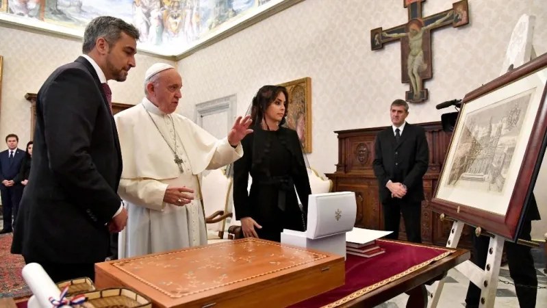 Il Papa con il Presidente del Paraguay in un'udienza del 2018 |  | Vatican Media / ACI Group