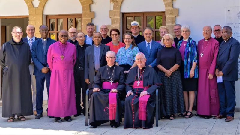 ARCIC | I membri della ARCIC nella foto di gruppo a Larnaca | DPUC