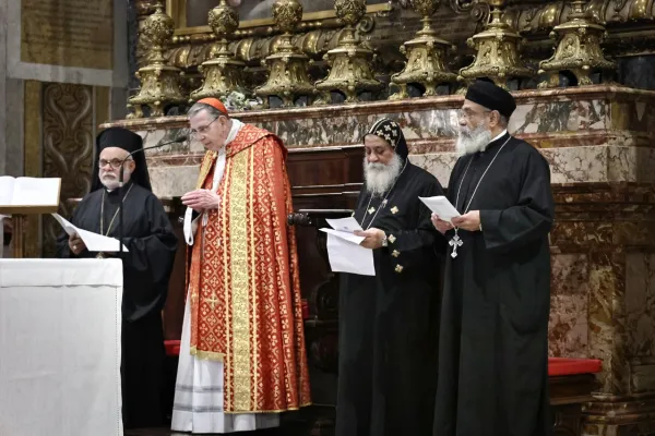 Il cardinale Koch presiede la preghiera ecumenica per la prima commemorazione dei Martiri copti, Cappella del Coro, Basilica di San Pietro, 15 febbraio 2024 / DPUC