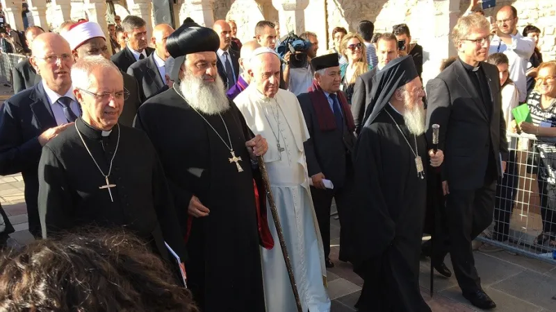 Alcune foto di Pontefici con i capi delle Chiese sorelle |  | www.christianunity.va