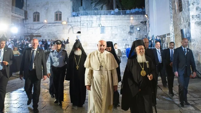 Alcune foto di Pontefici con i capi delle Chiese sorelle |  | www.christianunity.va