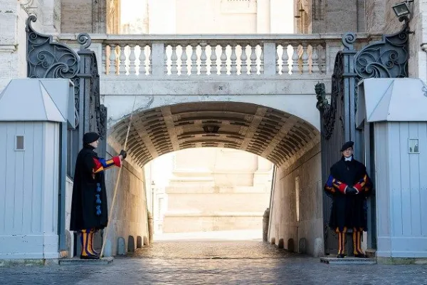 Arco delle Campane, ingresso verso lo Stato di Città del Vaticano / Vatican Media