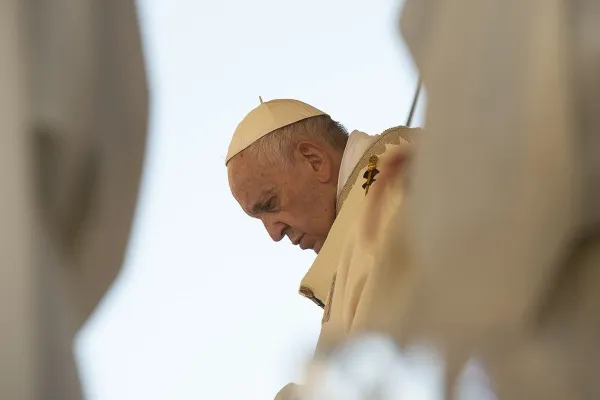 Papa Francesco in preghiera / Credit Vatican Media