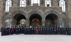 Foto di gruppo dopo la riconsacrazione di Etchmiadzin / DPUC