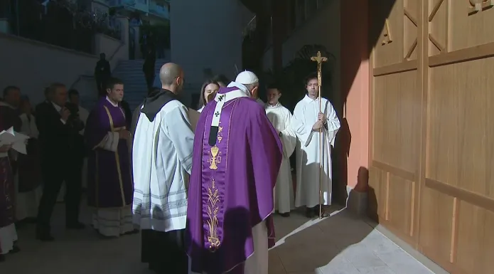 Alcuni momenti della visita del Papa alla Parrocchia di San Giulio  |  | Diocesi di Roma 