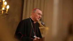 Il Cardinale Pietro Parolin parla al Tempio Maggiore di Roma, 13 giugno 2019 / Twitter @IsraelinHolySee