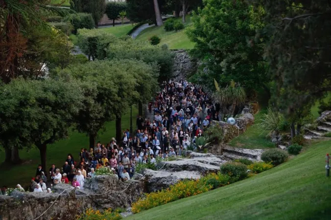 Processione nei Giardini Vaticani, mese mariano |  | Daniel Ibanez, ACI Group