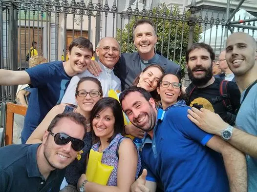 Don Claudio Belfiore | Don Claudio Belfiore con il Rettor Maggiore dei Salesiani Miguel Angel Artime e un gruppo di giovani al termine dell'incontro con Papa Francesco a Valdocco, Torino, 21 giugno 2015 | dal profilo Facebook di don Claudio Belfiore