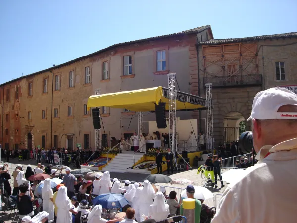 Camerino incontra Papa Francesco  |  | Simone Baroncia