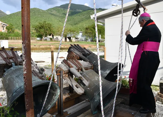 Le tre campane della chiesa parrocchiale di S. Pellegrino di Norcia sono tornate a suonare dopo i violenti terremoti del 2016. Fino ad ora erano conse |  | https://www.spoletonorcia.it/