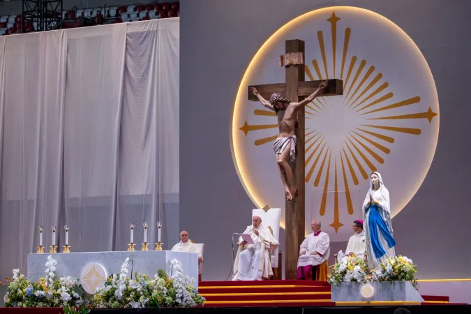 Papa Francesco celebra la messa a Singapore |  | Daniel Ibanez/ EWTN