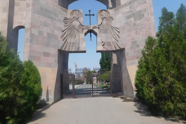 ingresso di Etchmiadzin / Andrea Gagliarducci / ACI Stampa