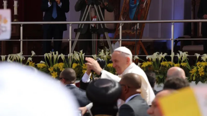 Papa Francesco presiede la Messa all'Air Defense Stadium del Cairo |  | Edward Pentin CNA