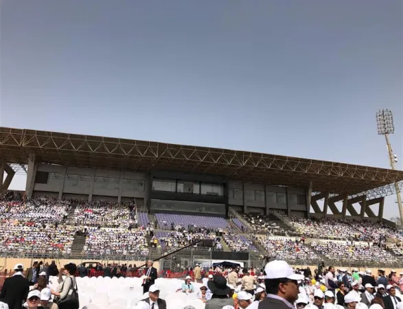 Papa Francesco presiede la Messa all'Air Defense Stadium del Cairo |  | Edward Pentin CNA