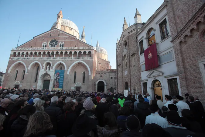 L'apertura della Porta Santa a Padova  |  | Santantonio.org